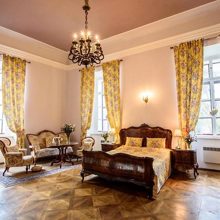 Chateau Hostacov Hotel Kültér fotó