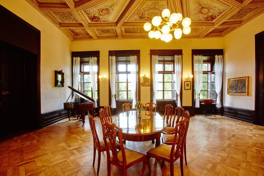 Chateau Hostacov Hotel Kültér fotó