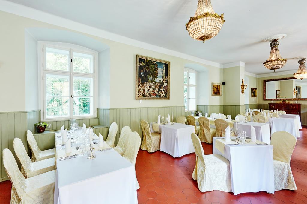 Chateau Hostacov Hotel Kültér fotó