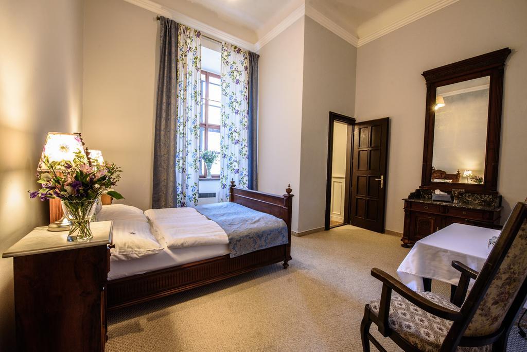 Chateau Hostacov Hotel Szoba fotó