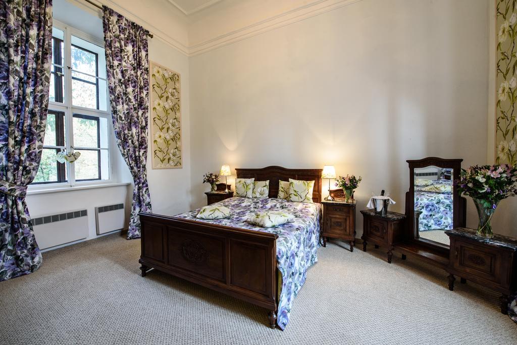 Chateau Hostacov Hotel Kültér fotó