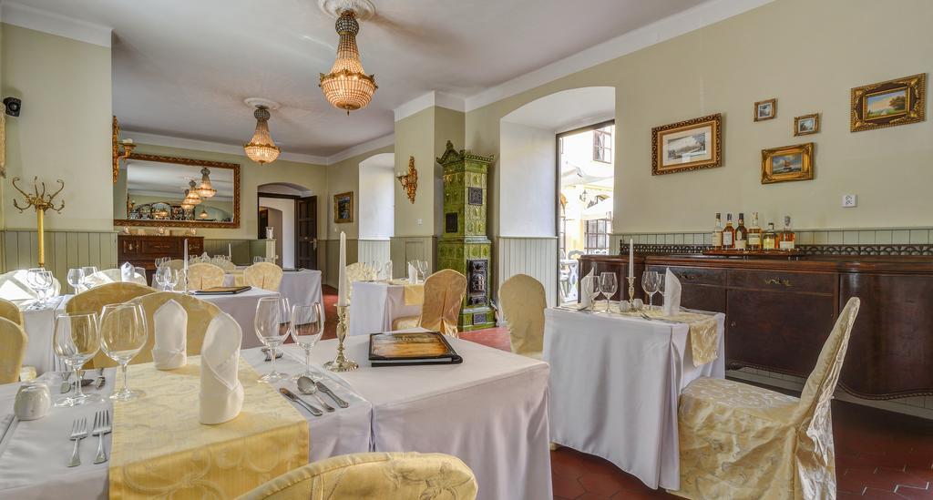 Chateau Hostacov Hotel Kültér fotó