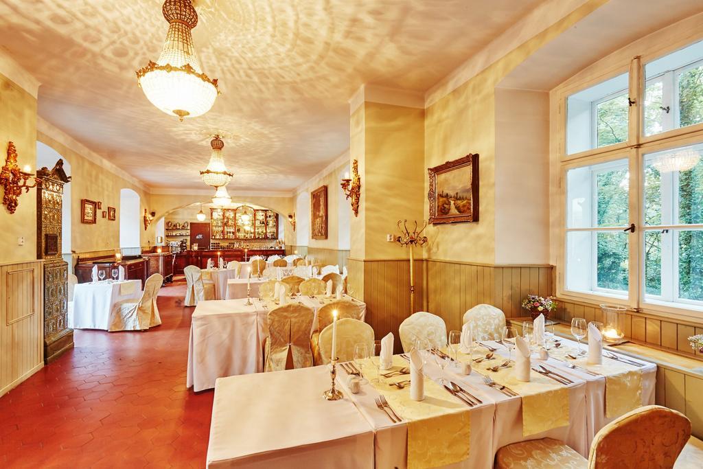 Chateau Hostacov Hotel Kültér fotó