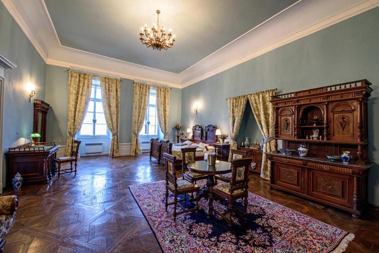 Chateau Hostacov Hotel Kültér fotó